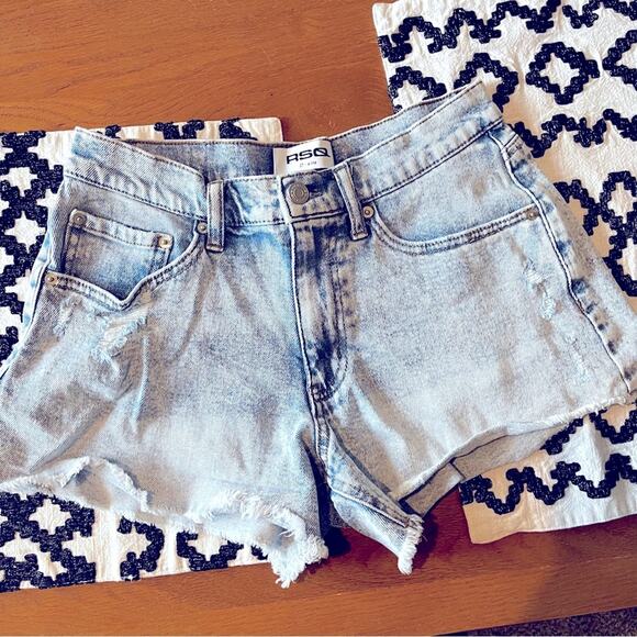 RSQ Pants - RSQ acid wash cutoff denim jean shorts a-line womens size 27 summer spring